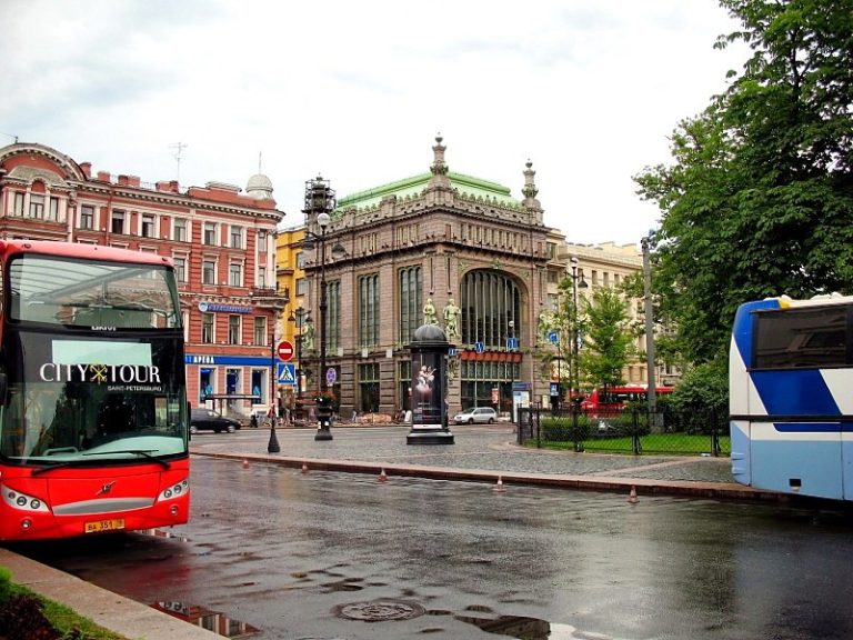 Автобусная экскурсия по Петербургу